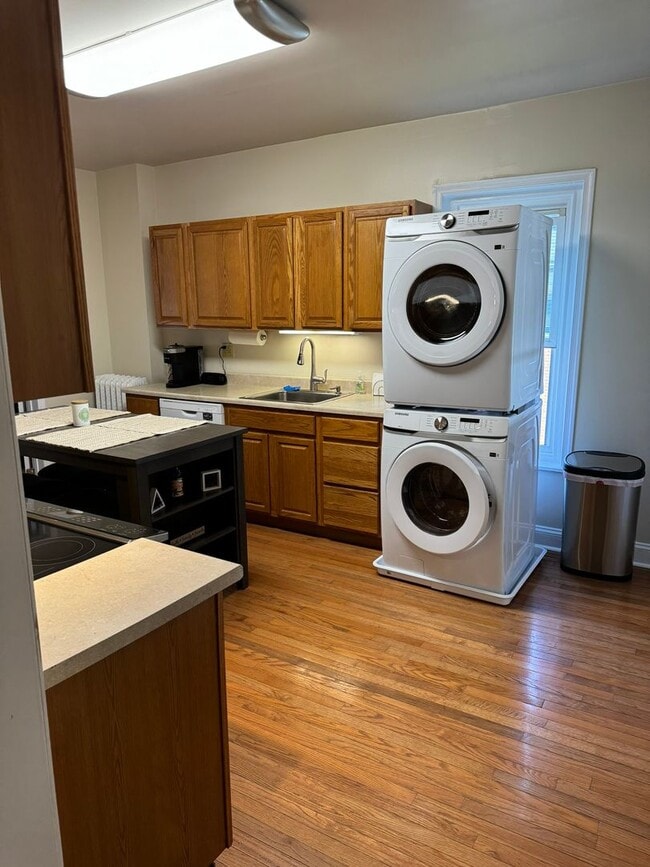 Photo - 412 E 4th St Unit 2