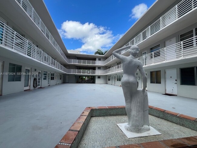 Photo - 1698 Jefferson Ave Unit 36