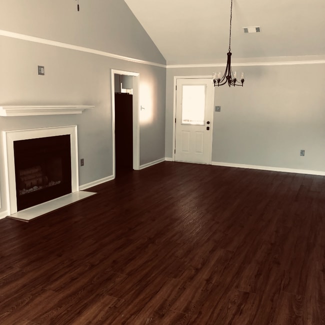 Photo - 313 Grace St Townhome