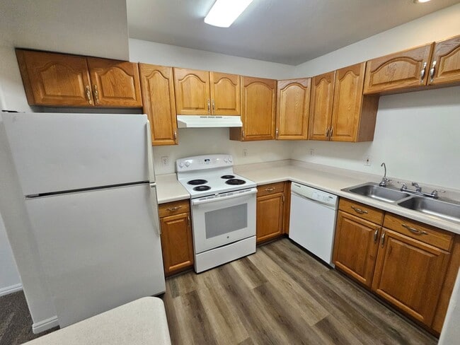 Photo - Spacious 3 Bd 2.5 Bath Townhouse in Bountiful