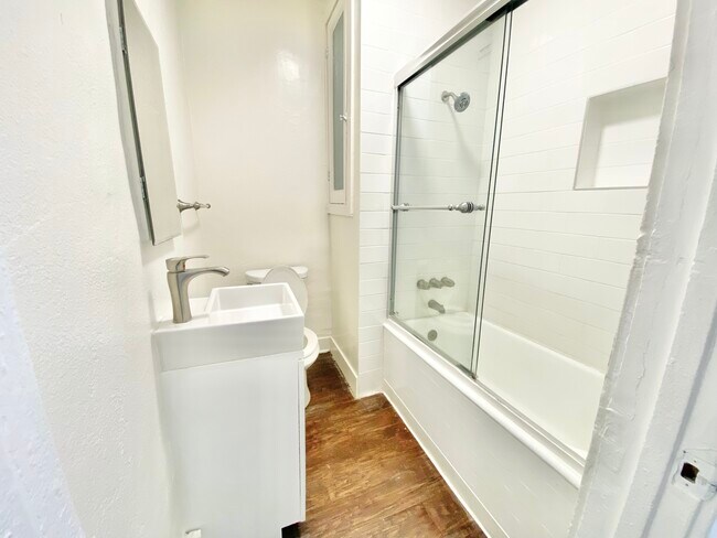 Photo - 4348 Lockwood Ave Unit 21