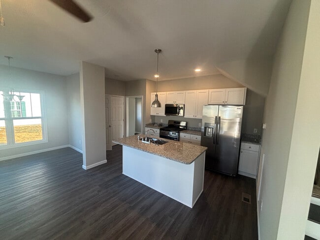 Photo - 163 Apache Ln