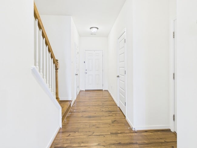 Photo - 6600 Wy Pt Dr