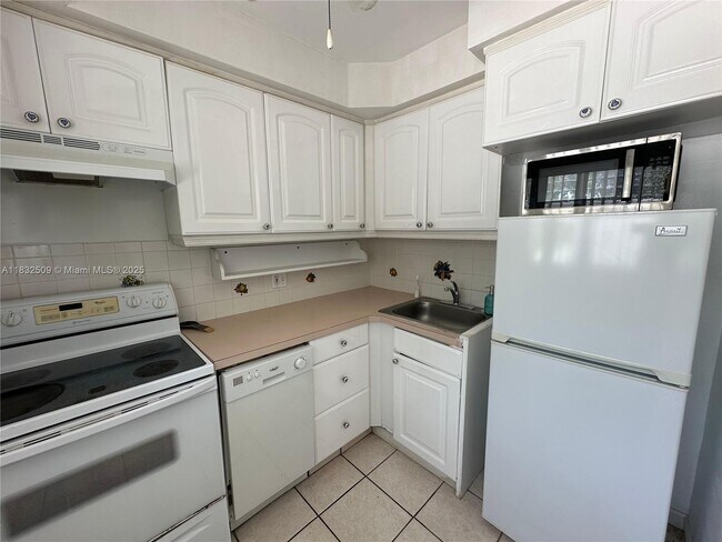 Photo - 90 Isle of Venice Dr Unit 9