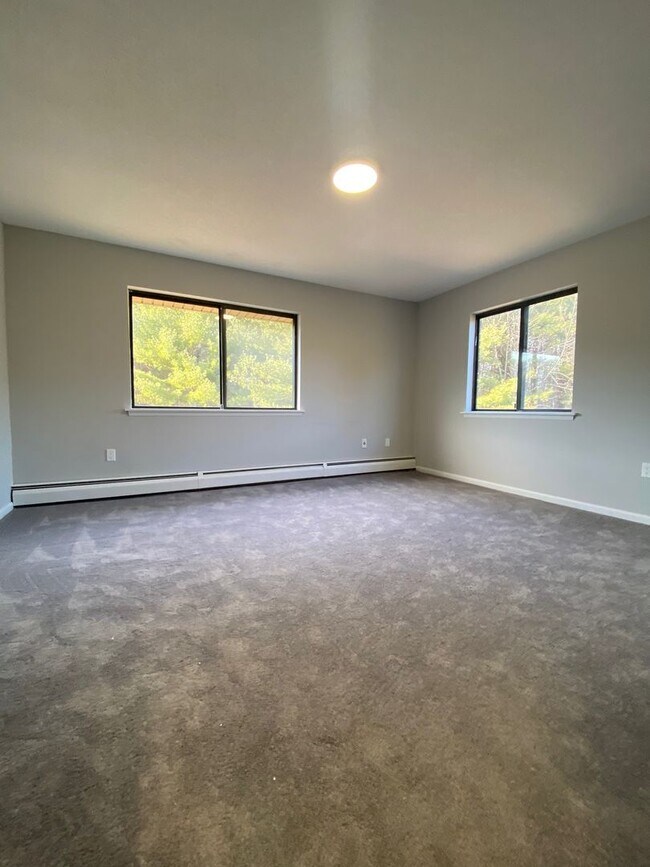 Avon Woods Apartments Avon, CT