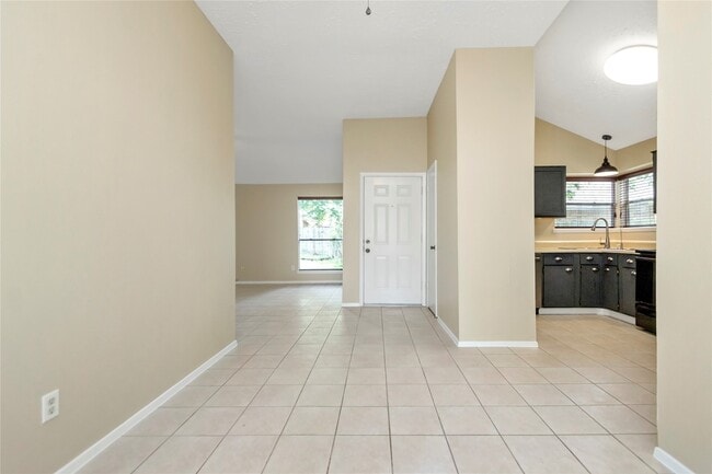 Building Photo - 6903 Foxmont Ln