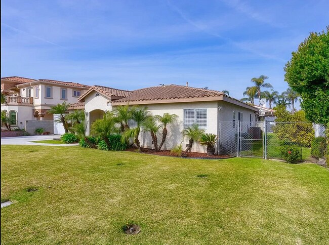 Photo - 9235 Downey Ave