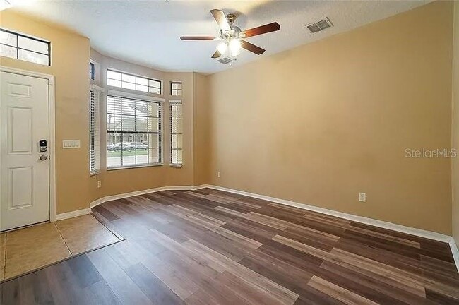 Photo - 6001 Scotchwood Glen