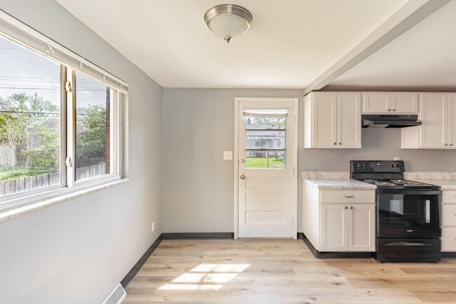 Photo - 4944 Fairway Ct Unit 4944 Fairway Ct