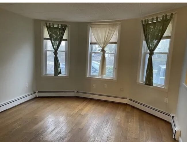 Photo - 184 Colburn St Unit 184