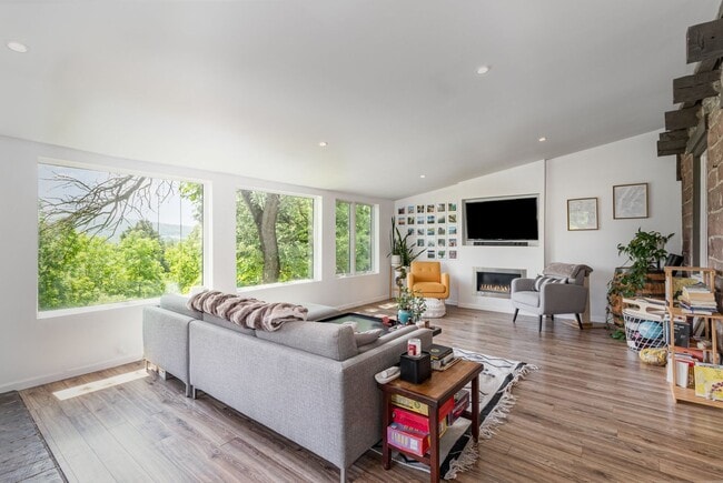 Photo - 1220 Alpine Rd