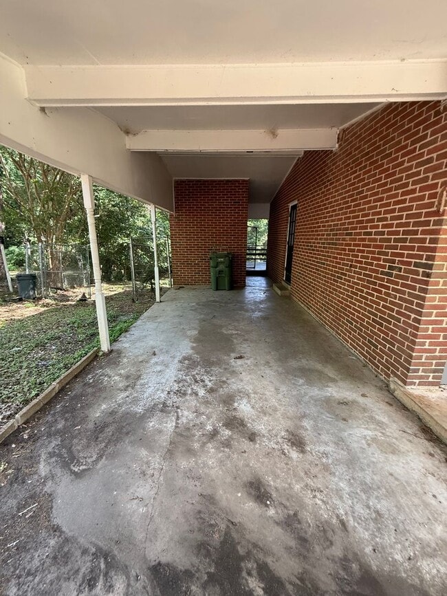 Photo - ** 3 bed 2 bath located in Forrest Hills ** Call 334-366-9198 to schedule a self showing ½ off th...