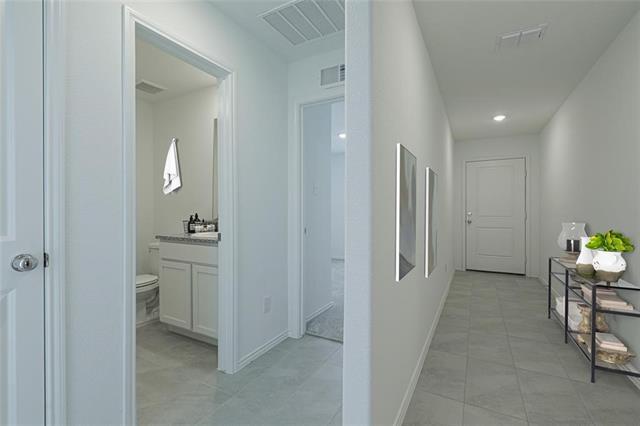 Photo - 1900 Hughes St