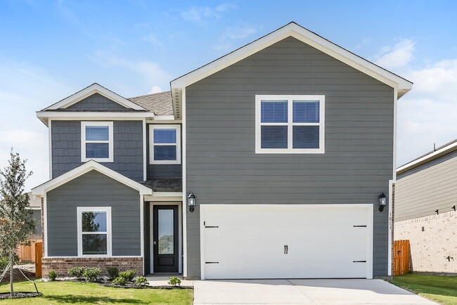 Building Photo - 1013 Holly Dr