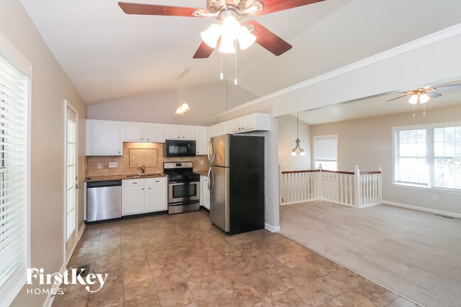 Photo - 401 Bakers Bridge Cir