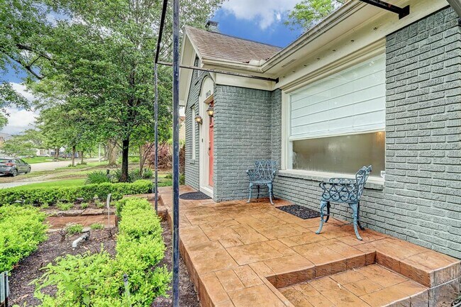 Photo - 1912 Lexington St