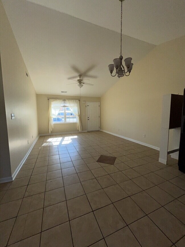 Photo - 106 Laib Ln Unidad 2