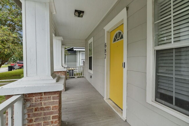 Photo - 687 Bridal Ave