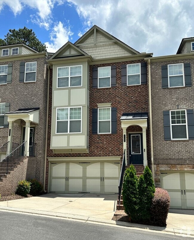 Building Photo - 3 bedroom 3 bath Townhouse in Cobblestone...
