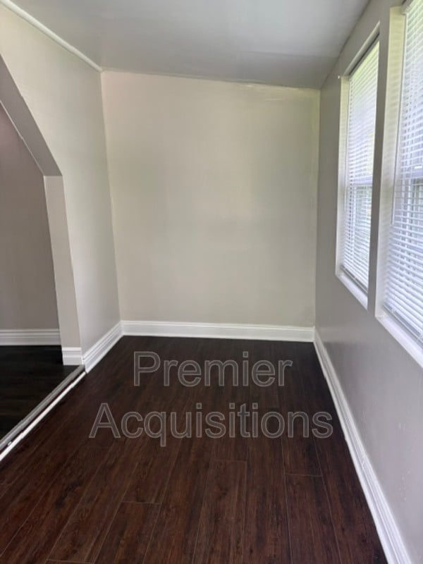 Photo - 2108 Fernwood Pl