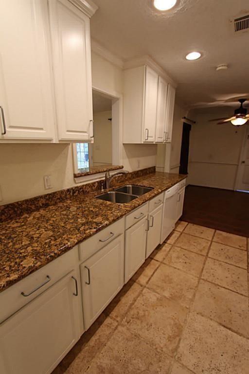 2215 Lamonte Ln