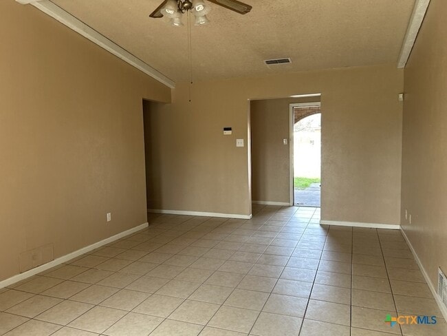 Photo - 2404 Carnation Dr