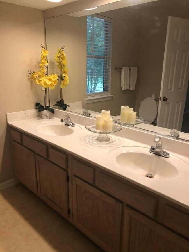 Photo - 820 E Willow Point Pl