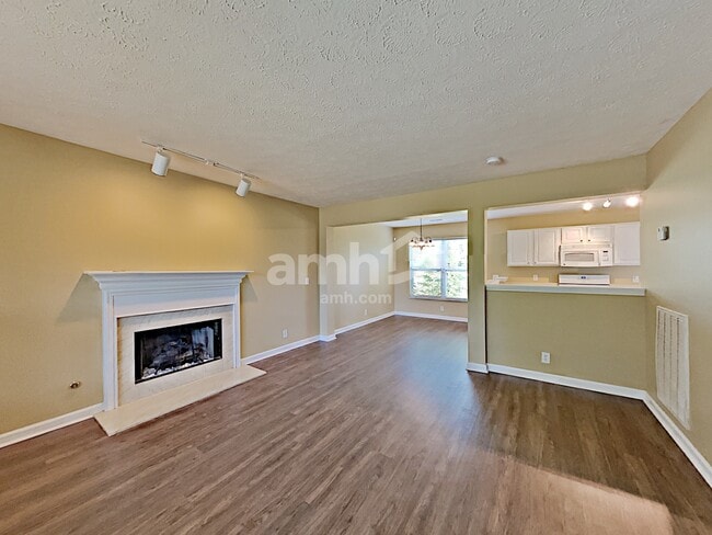 Photo - 2901 Summer Hollow Ct