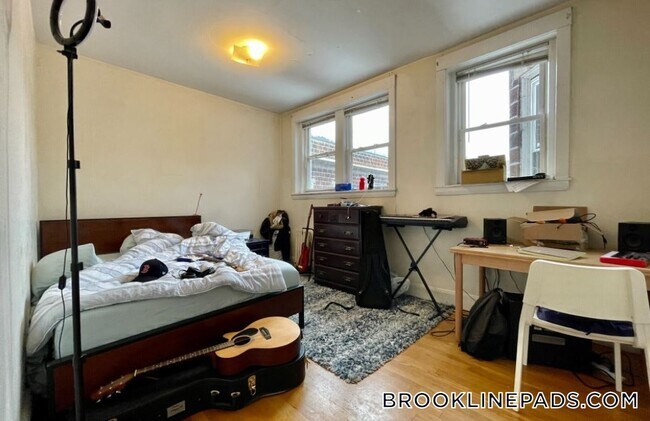 Photo - 62 Egmont St Unit 4