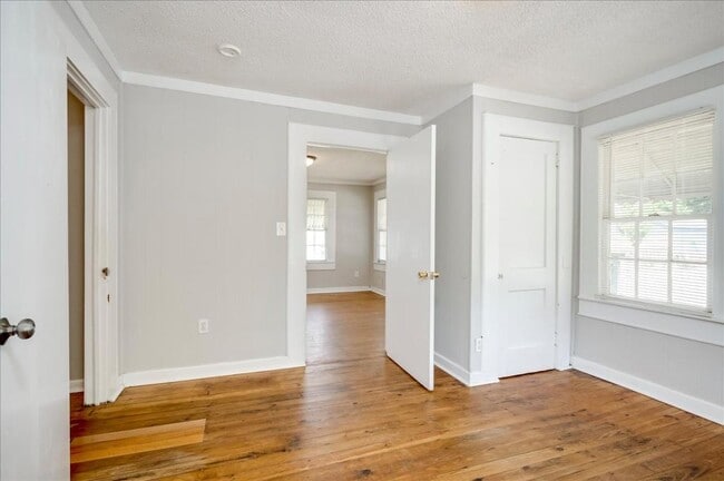 Photo - 1740 Starnes St