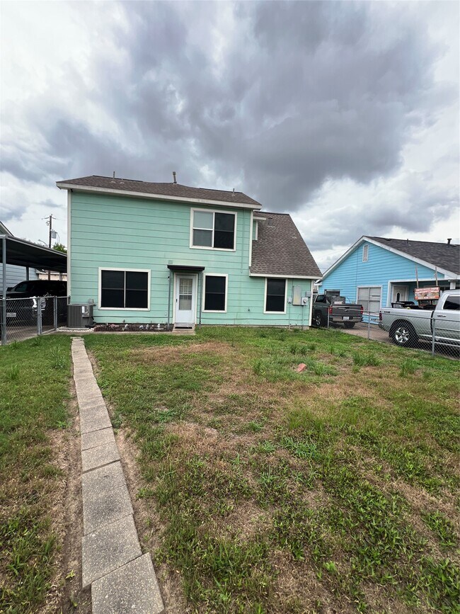 Photo - 4710 Salina St