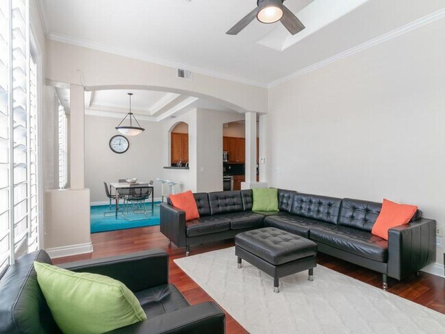 Photo - Penthouse 2bd/2ba Condo in Cherry Creek- 2...