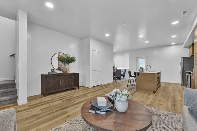 Photo - Brand New,Pre Leasing, August 15,2025: 3 b...