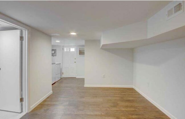 Building Photo - 205 Arundel Rd W Rental