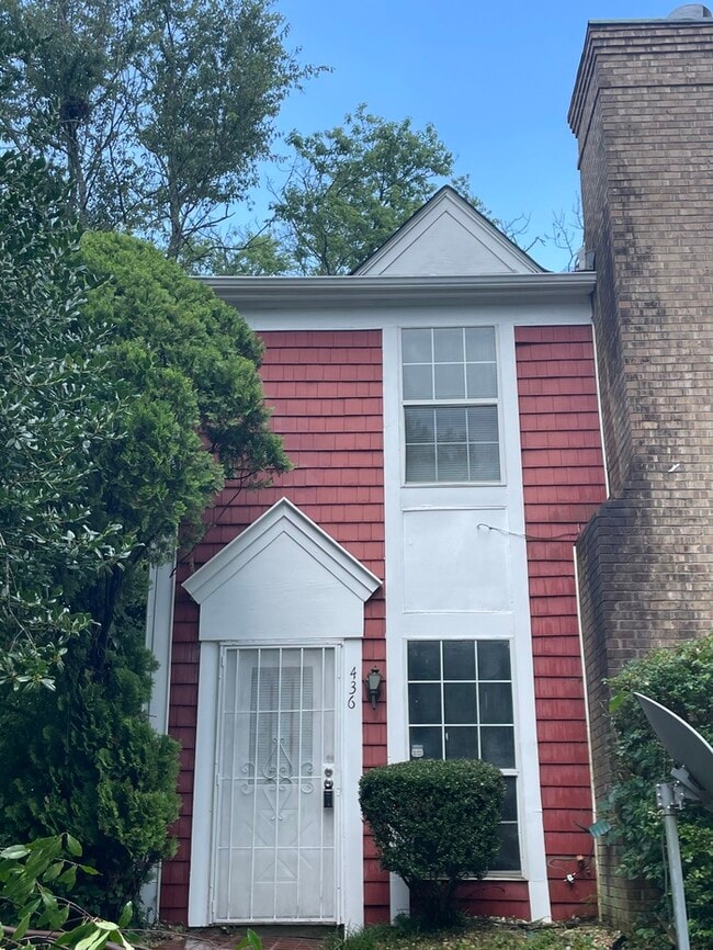 Building Photo - Great Location! Rental
