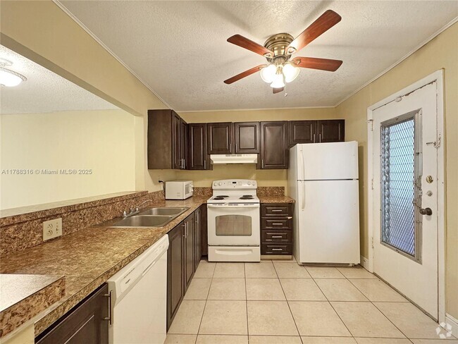 Building Photo - 410 NW 68th Ave Unit 207 Rental
