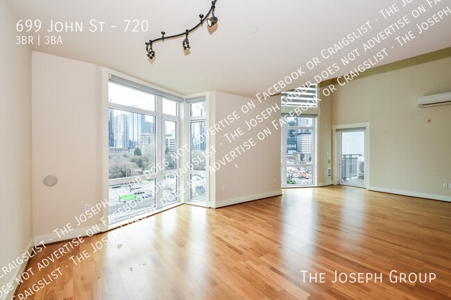 Photo - 699 John St Unit 720