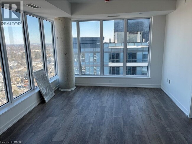 Photo - 15 Wellington St S Unité 2012