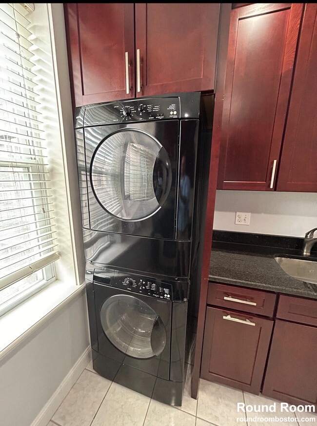 Photo - 2035 Commonwealth Ave