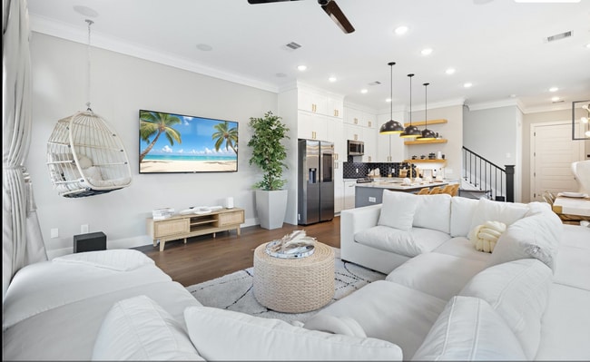 Photo - 7033 Avenue L