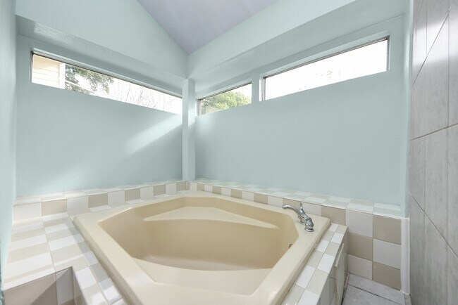 Photo - 15614 Barbarossa Dr