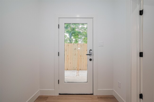 Photo - 6021 Maybell St