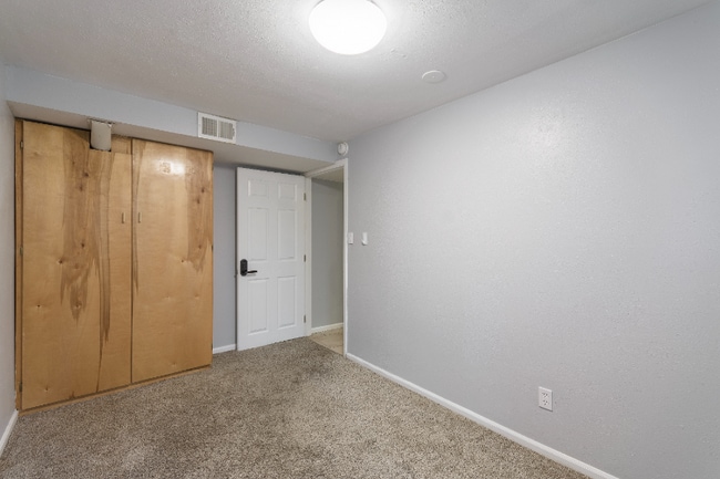 Photo - 8871 Rutgers St