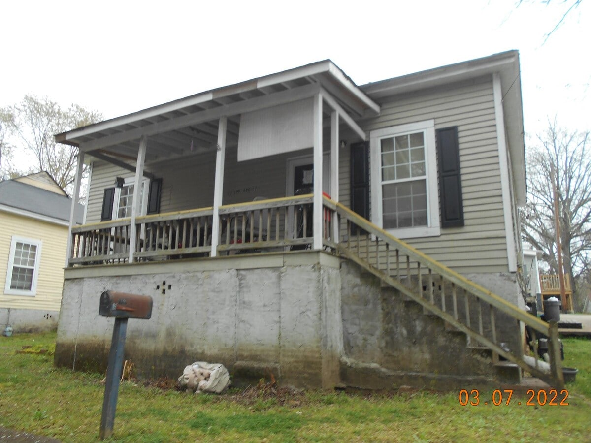Photo - 111 McGee St