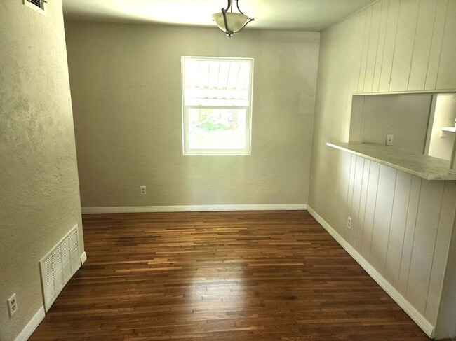 Photo - 554 Miriam Ave