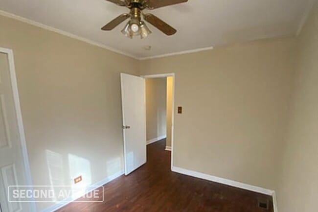 Photo - 490 Shabbona Dr