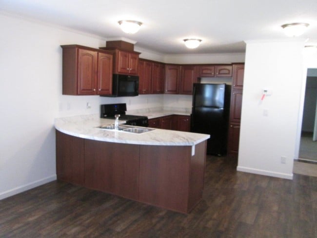 Laurel Woods - Laurel Woods Apartments