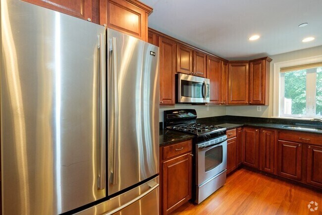 Building Photo - 30 Adamson St Rental