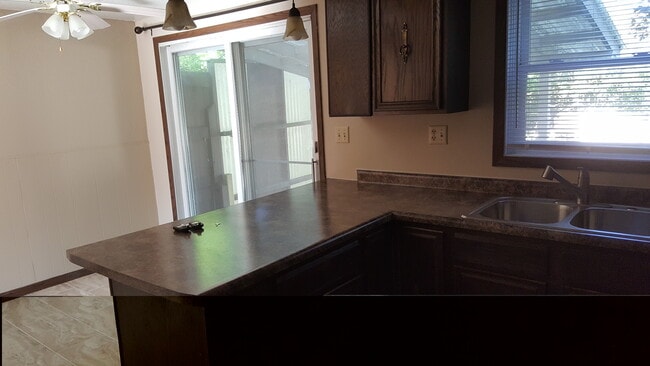 Photo - 608 12th Ave S