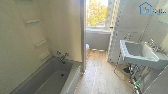 Photo - 101 N George St Unidad 3